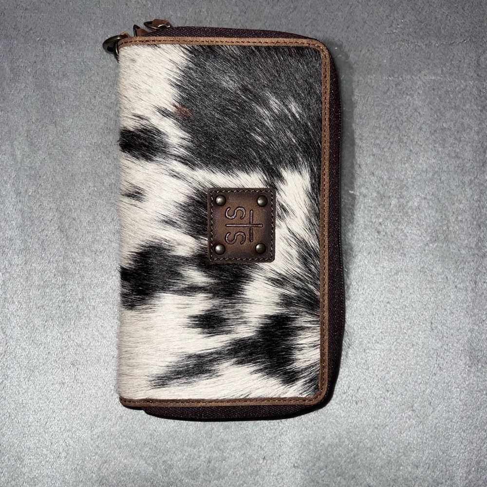 STS Ranchwear Black and White Cowhide Clutch